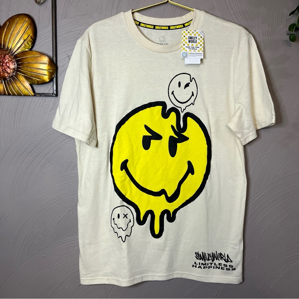 Smiley T-Shirt with Yellow Graphic‎